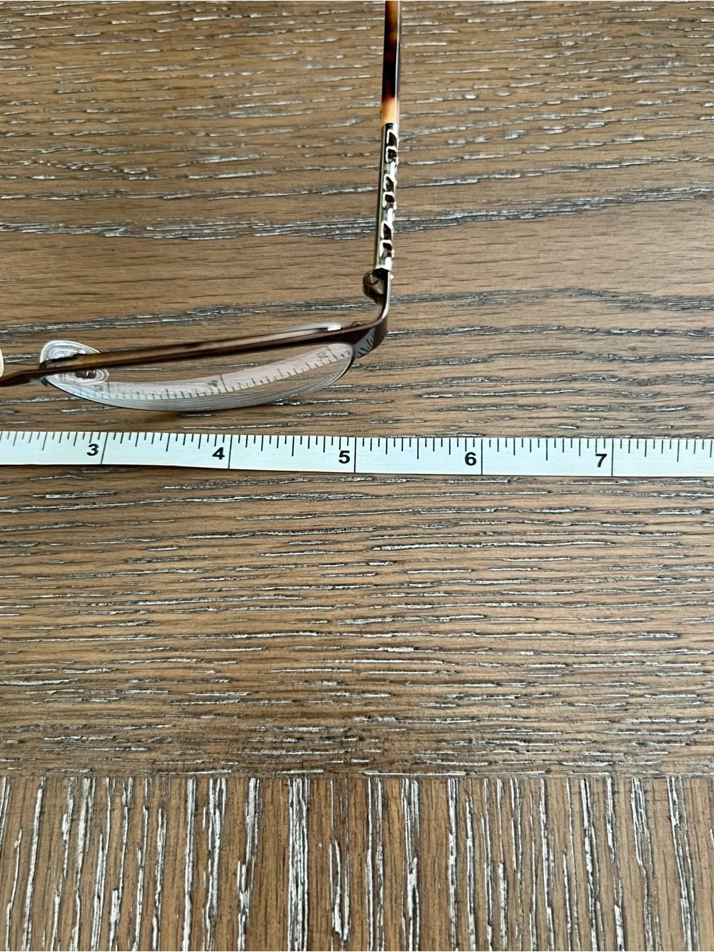 Oscar de la Renta item pictured